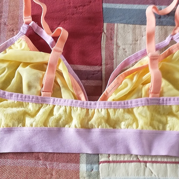 Large Colsie Bras - Picture 4 of 9